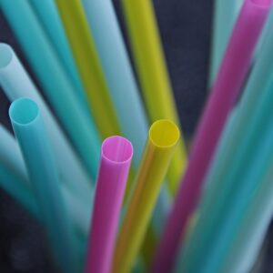 plasticstraw-300x300